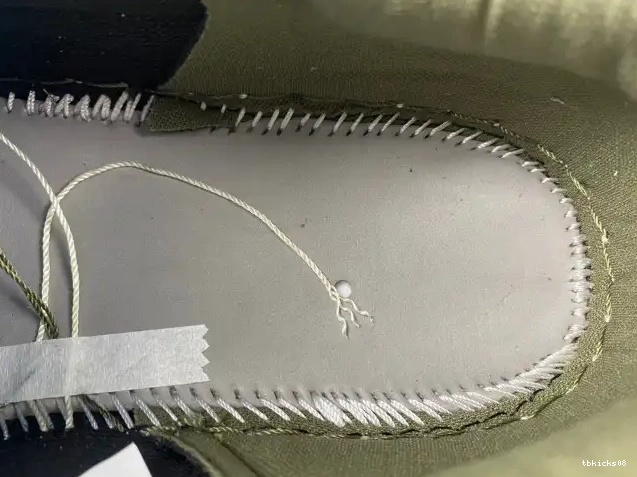 Rep TBkick LOW OLIVE SCOTT OG TRAVIS AIR MEDIUM 1 DM7866-200 X JORDAN 0512